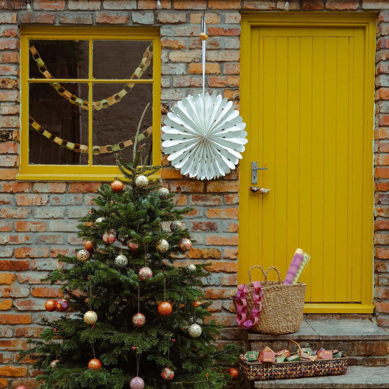 Curved White Star - Large