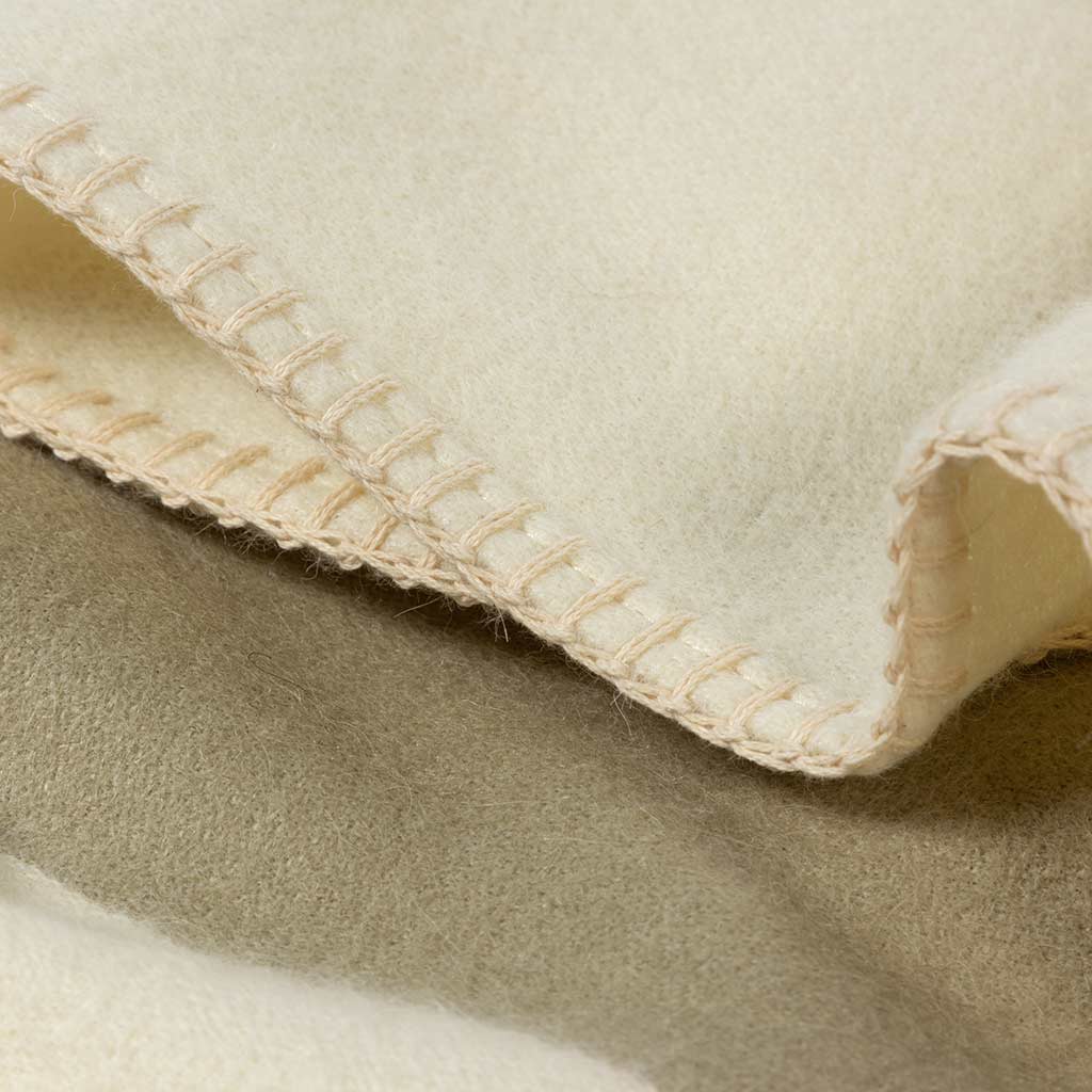 Mason Throw - Ivory / Boa