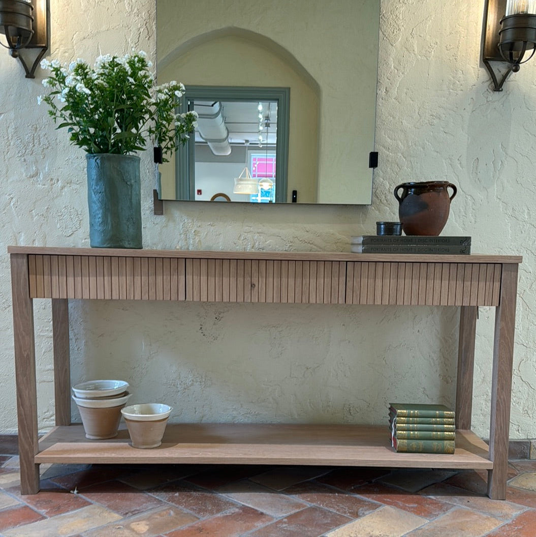 Riviera Console