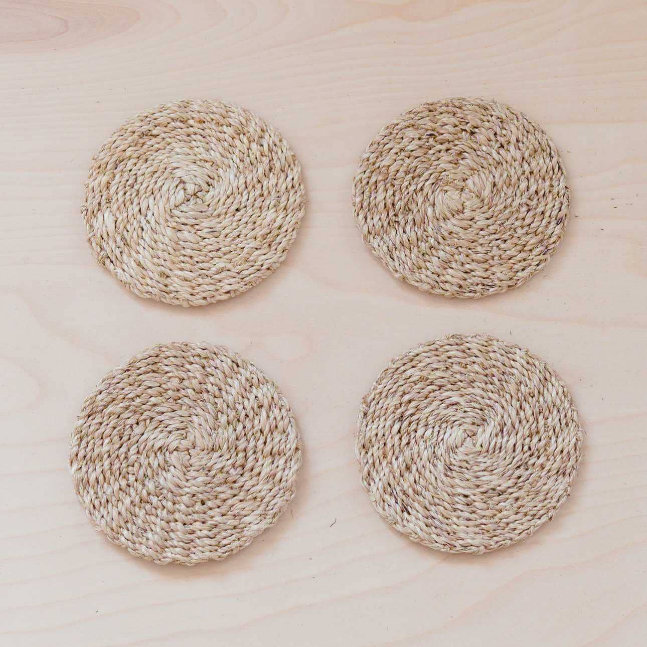 Set of 4 Round Woven Coasters - Natural