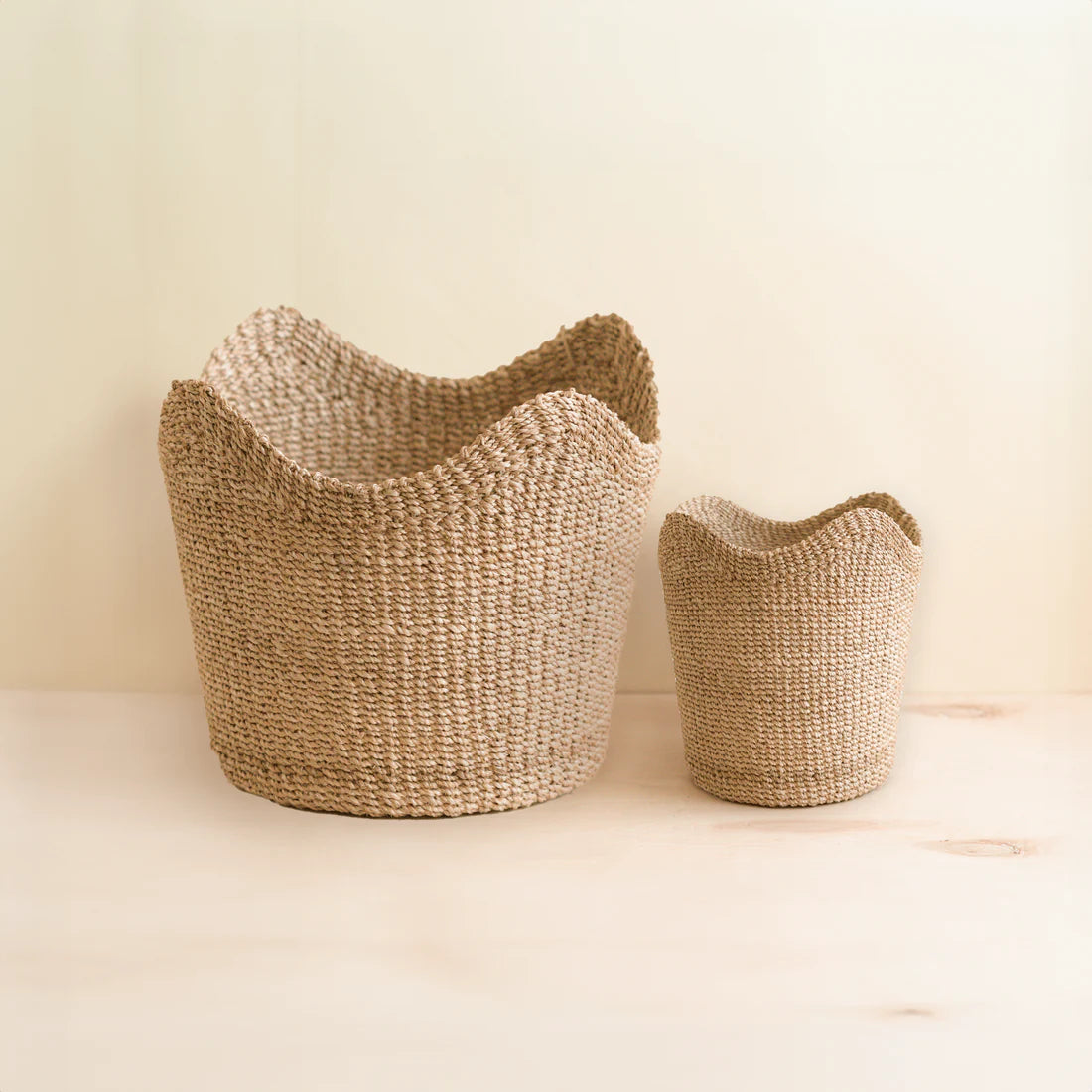 Small Scallop Woven Basket - Natural