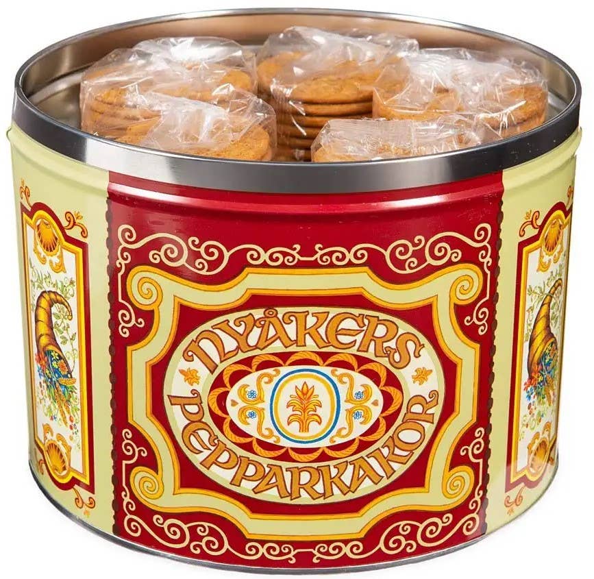 Nykärös Pepparkakor cookie tin with cookies inside