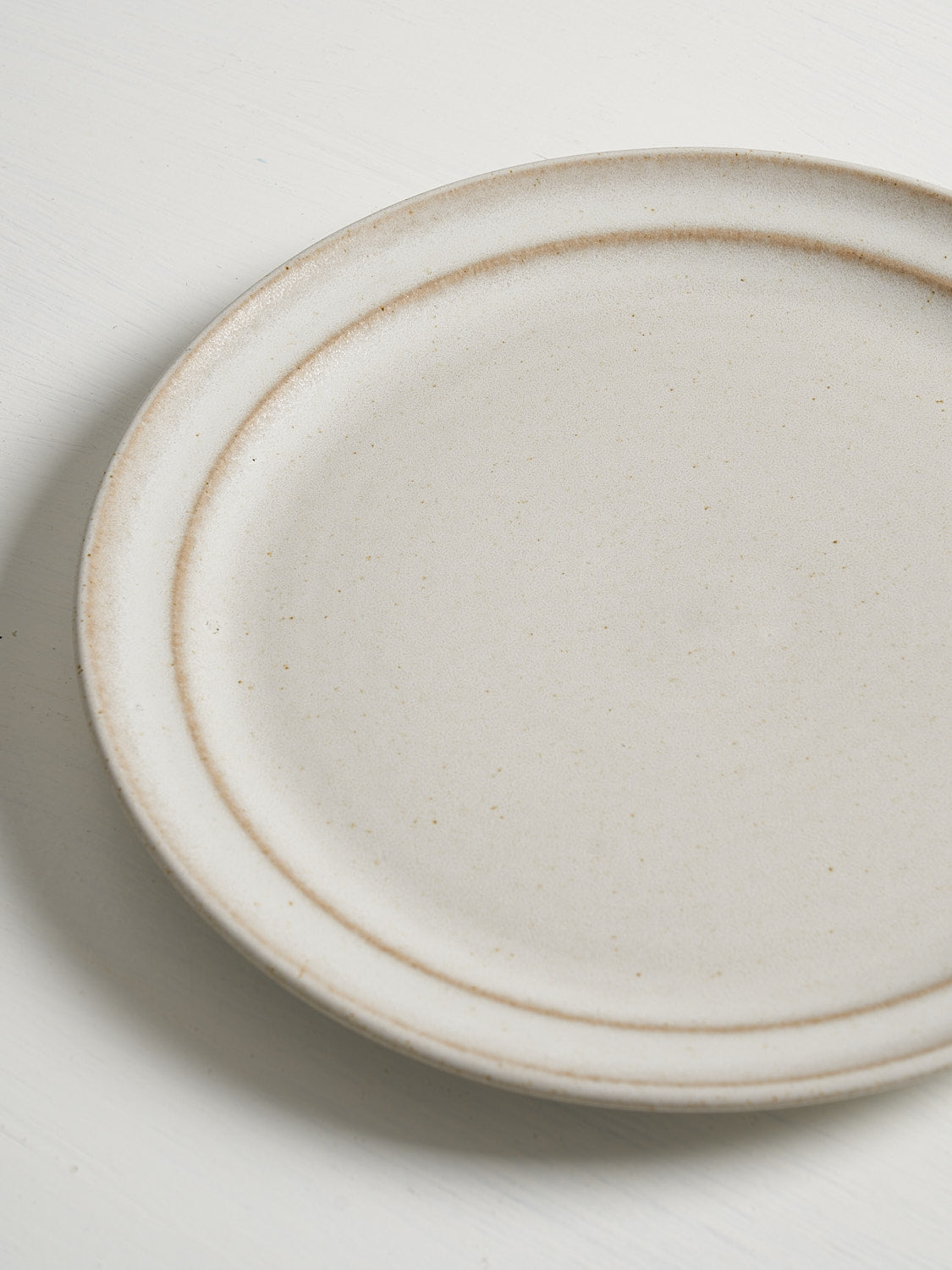 Standard Affair Medium Plate 8.75-inch stoneware