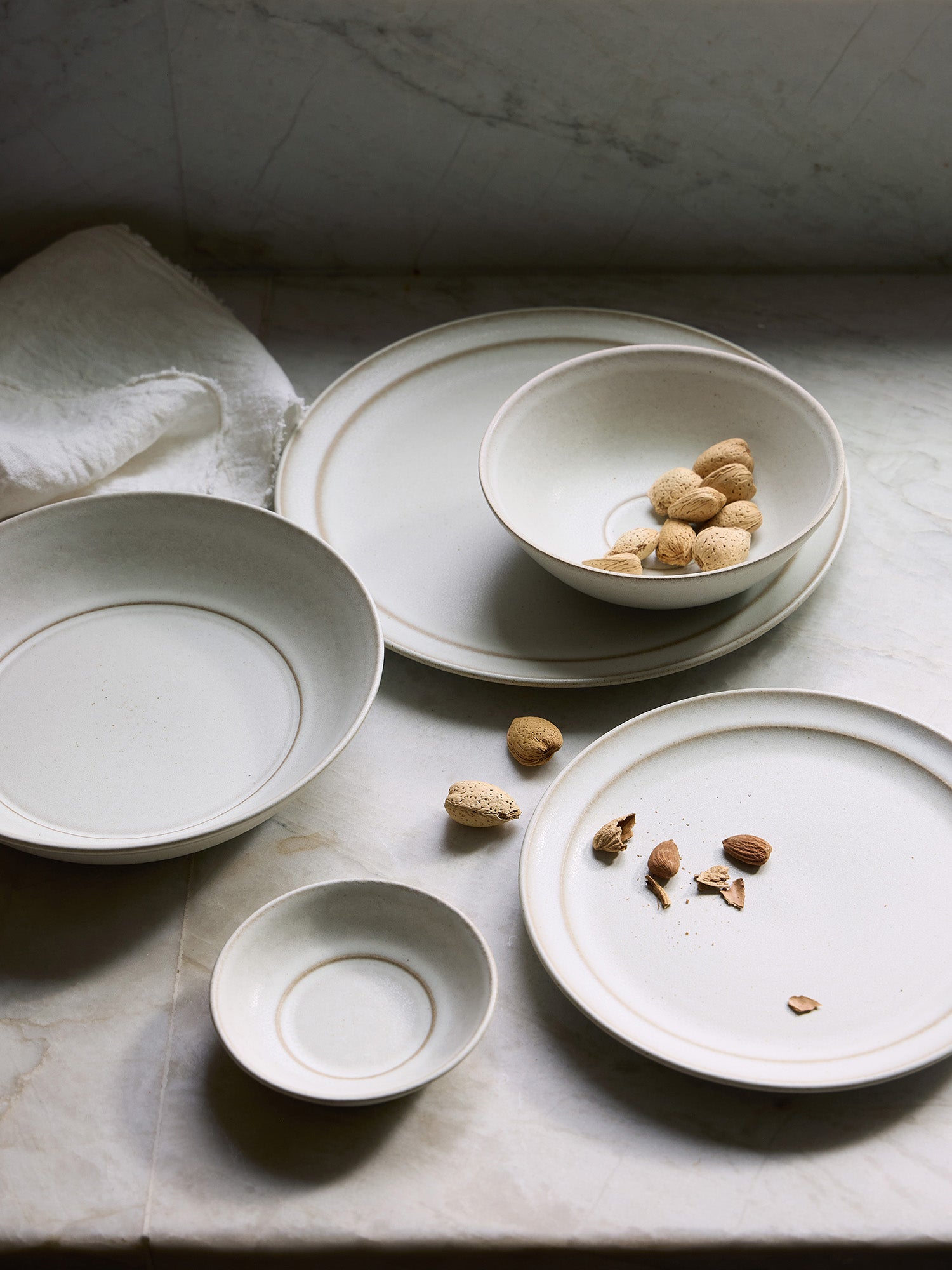 Standard Affair Medium Plate styled with linen on dining table