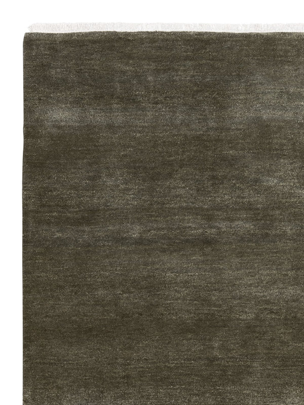Agra Rug in Thistle