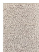 Armadillo Andes Rug in Rye, corner close-up of the wool pile and edge