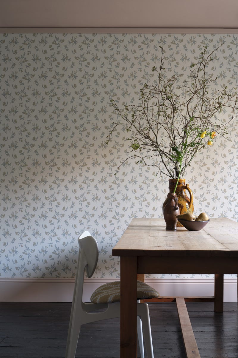 Auguste 6502 wallpaper lifestyle photo