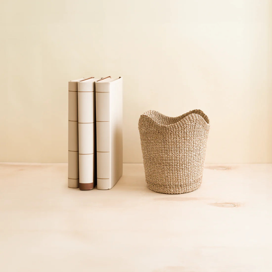 Small Scallop Woven Basket - Natural