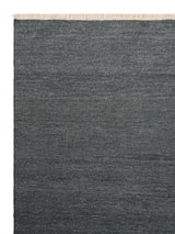 Armadillo Cable Rug in Chambray, corner close-up of the italian and argentinian wool pile and edge