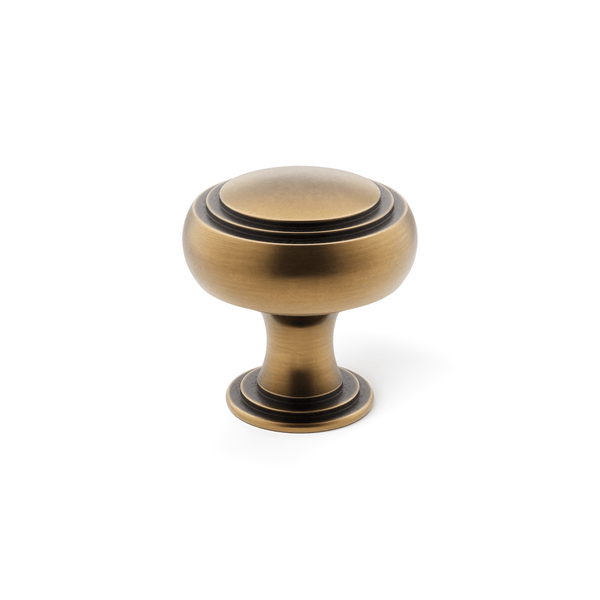 Carlton Cabinet Knob in Fine English Antique