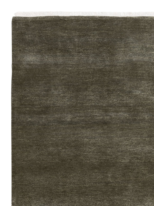 Agra Rug in Thistle