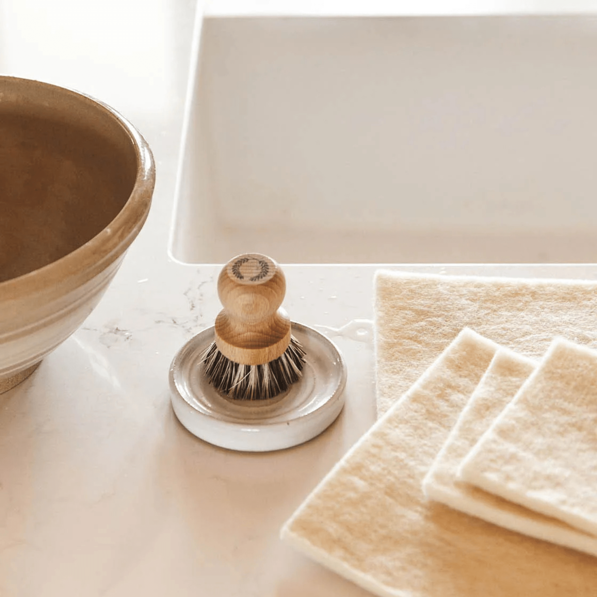 Laurel Pot Brush Set