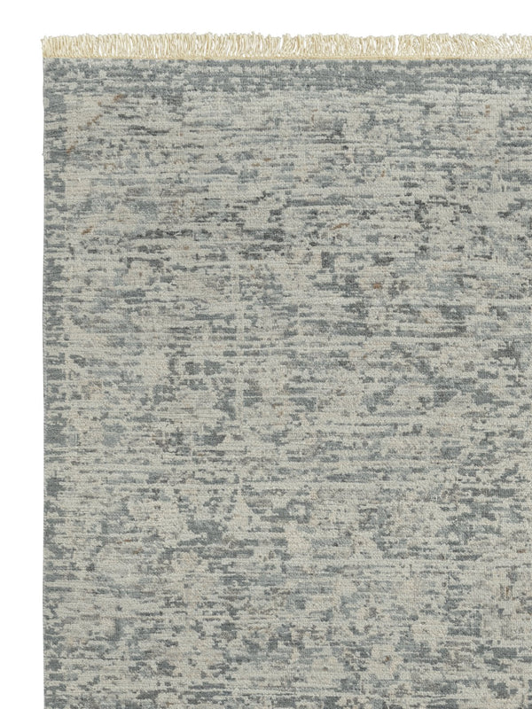 Minuet Rug in Skylark