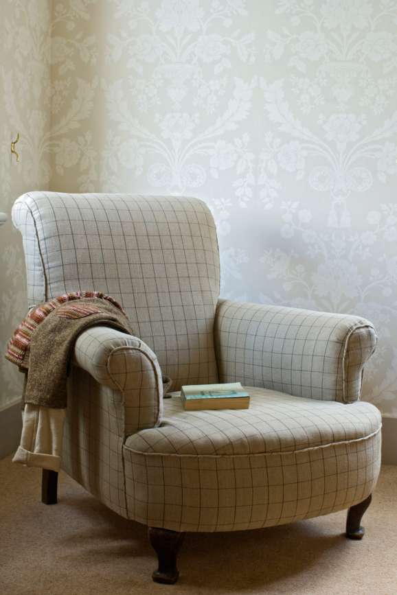 St Antoine 906 wallpaper lifestyle photo