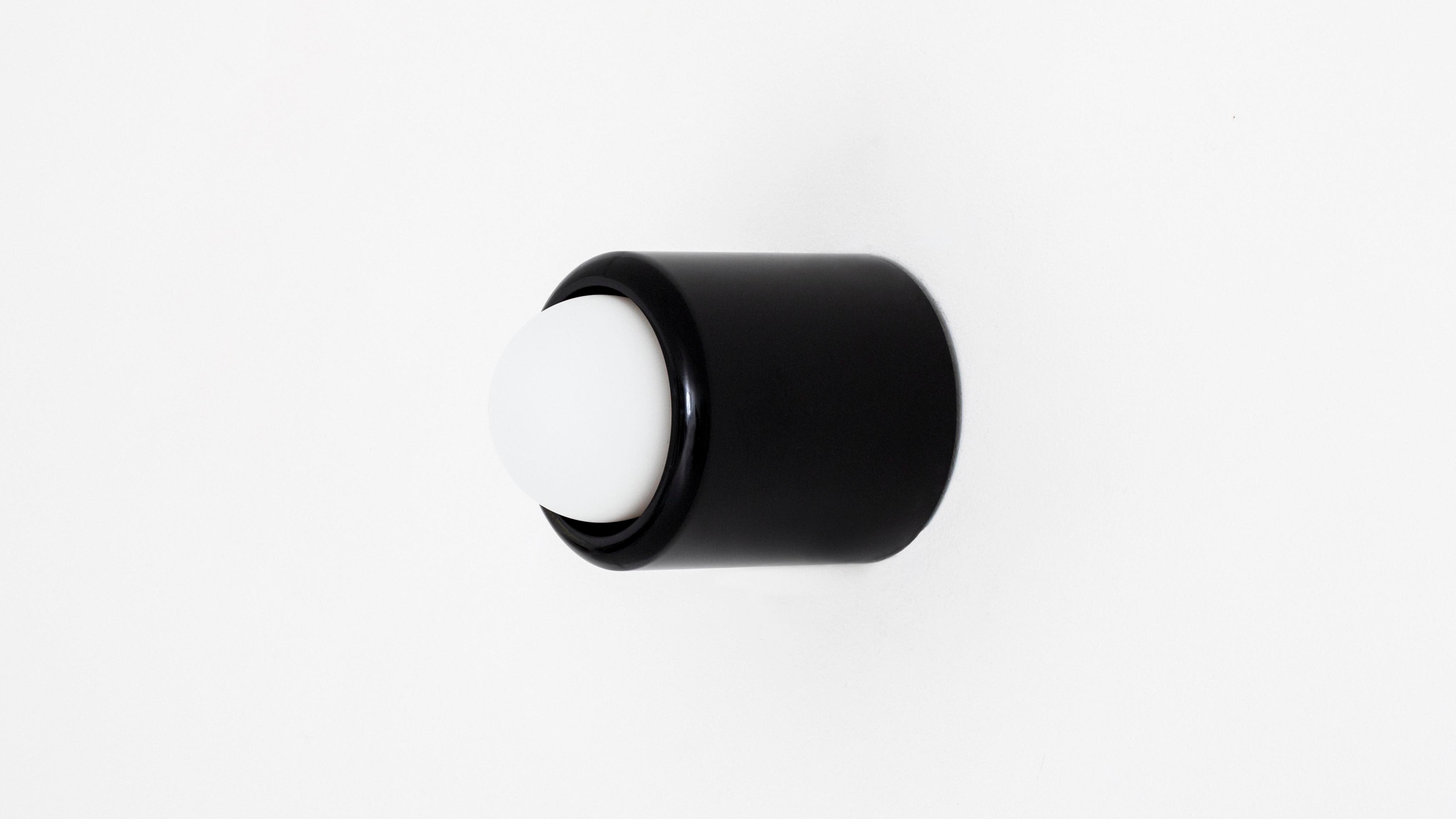 Workstead Park IV in Black Enamel
