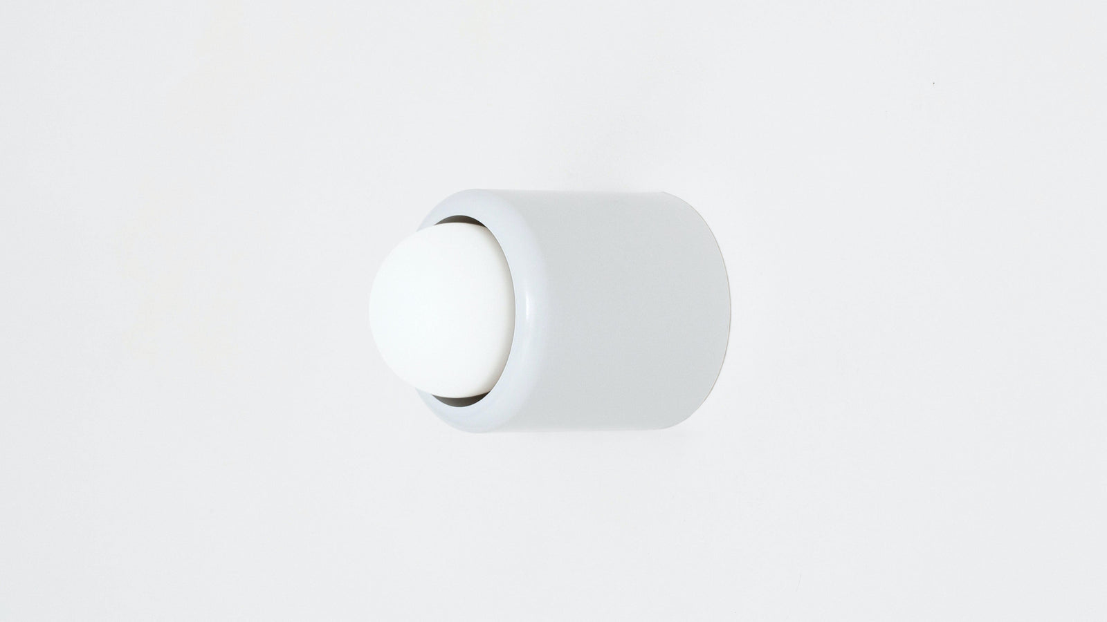 Workstead Park IV in White Enamel