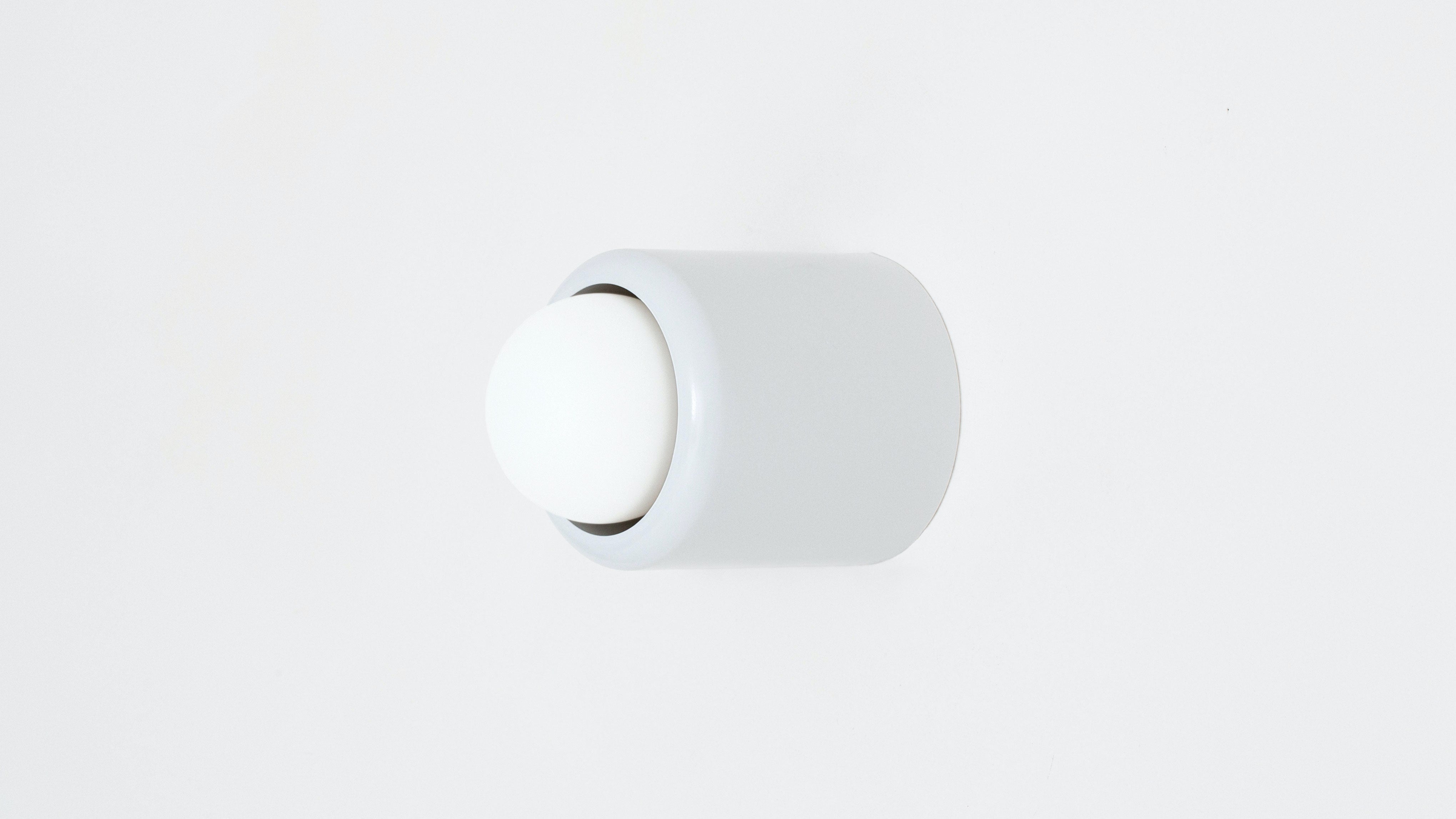 Workstead Park IV in White Enamel